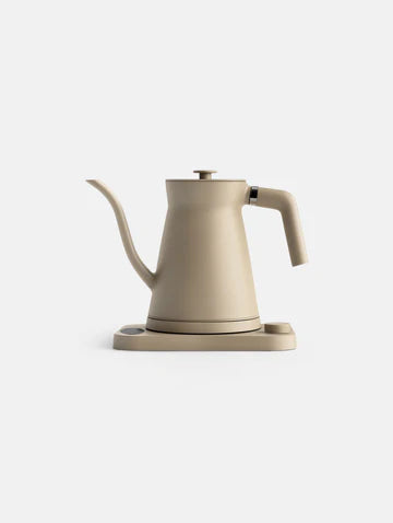 Flow Kettle temperature control base from BROOT, set for accurate filter brew water
